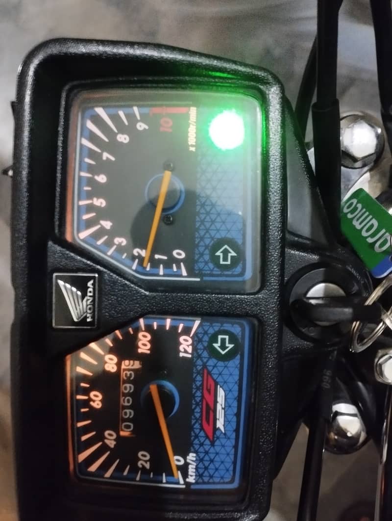 Urgent Selling !!! Honda CG 125 - 2024 - Black in Lahore 6