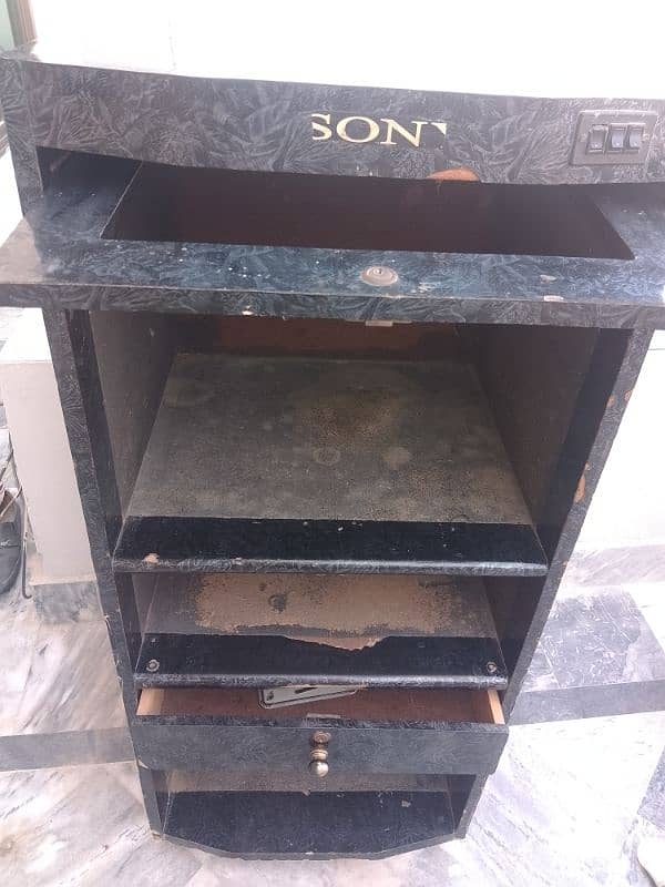 Old Sony TV Trolley for Sale – 10/6 Condition 3