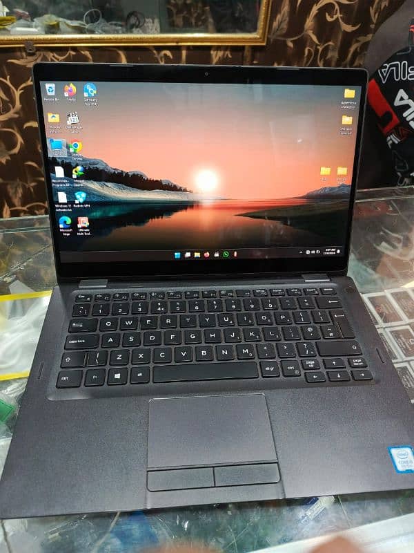 8th gen laptop with Finger and touch screen  full hd screen 2