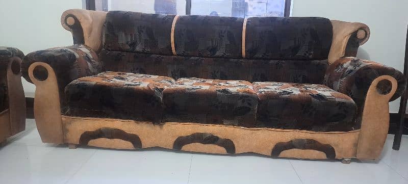 6 seater sofa set in a good condition 0