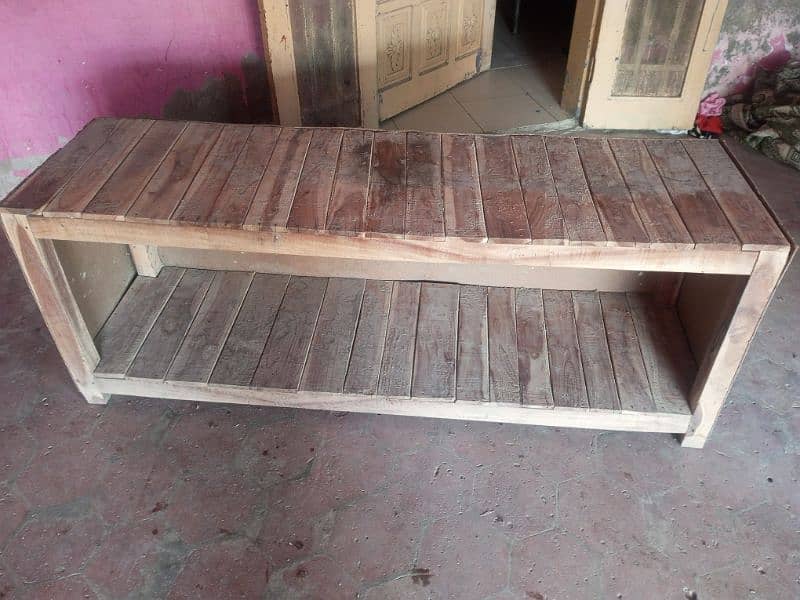 karyana stor bench available 3