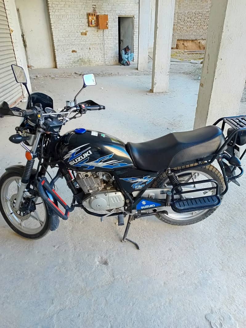 SUZUKI GS150 BLACK BLUE 2021 MODEL REGESTER 2022 15900KM H/P150 IN QTA 11