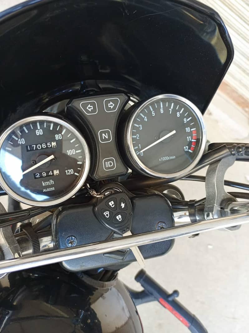 SUZUKI GS150 BLACK BLUE 2021 MODEL REGESTER 2022 15900KM H/P150 IN QTA 17