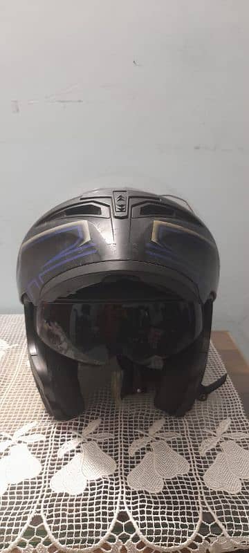 vector helmet  used conditinon full flip contact no 03214079807 1