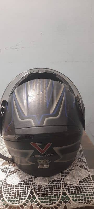 vector helmet  used conditinon full flip contact no 03214079807 2