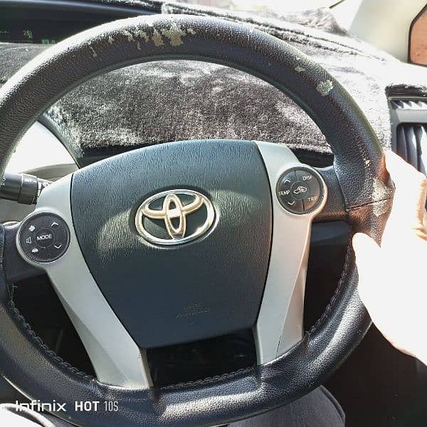 Toyota Prius 2014/2018 very care fully used by Armed Forces 8