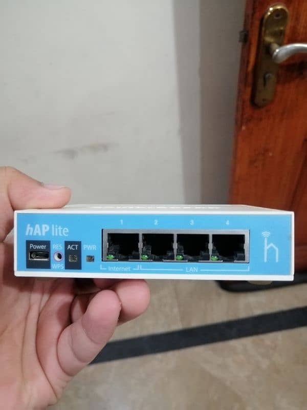 Mikrotik hep lite router board switch 1