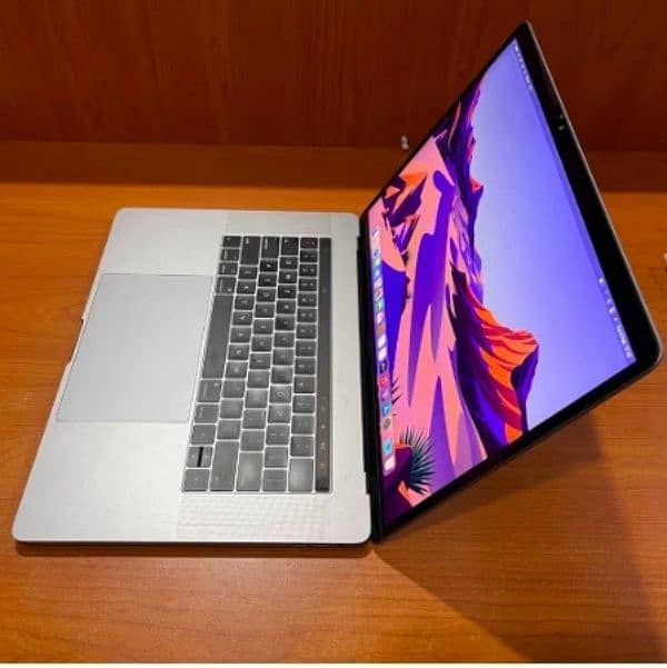 Macbook Pro 2019 16-inches i7 16gb 500gb 1