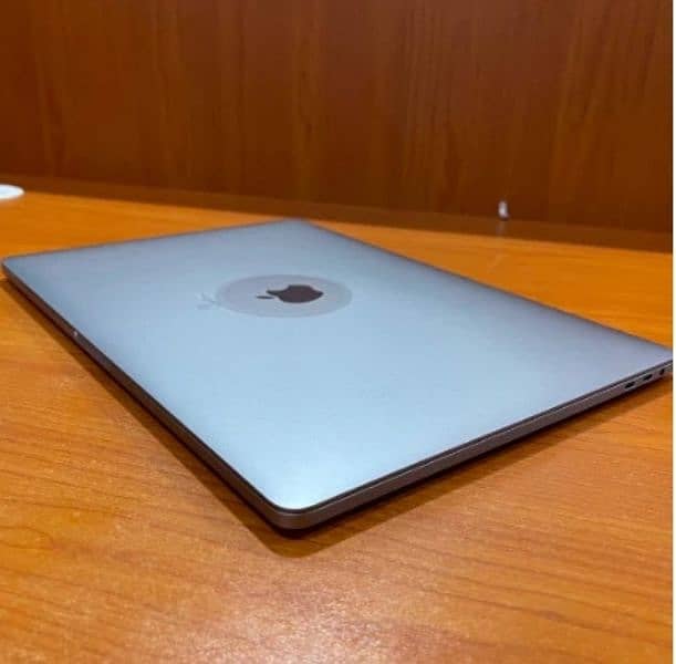 Macbook Pro 2019 16-inches i7 16gb 500gb 3