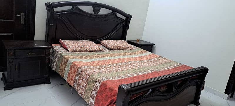 king size bed set with 2 side table and 1 dressing table available 1