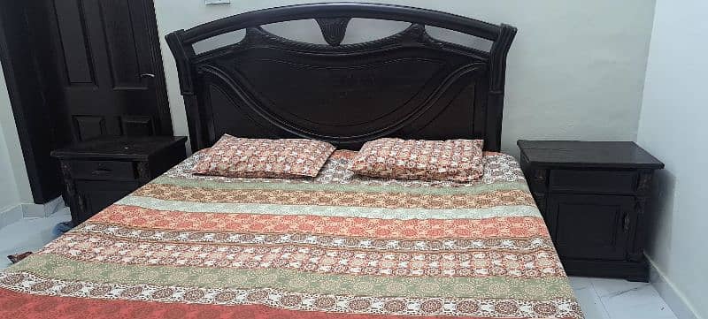 king size bed set with 2 side table and 1 dressing table available 4