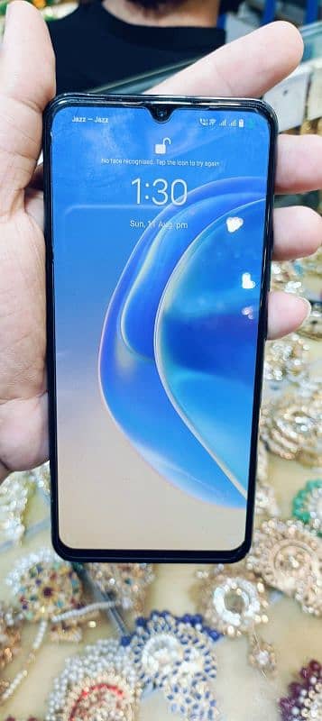 vivo v21e 8+4/128 2