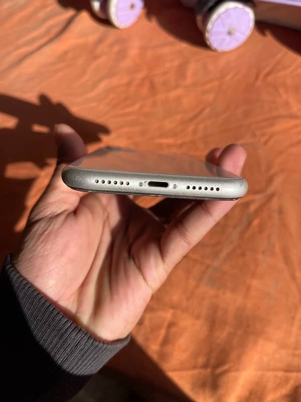 I’m selling my iPhone 11 128gb non pta sim working 1