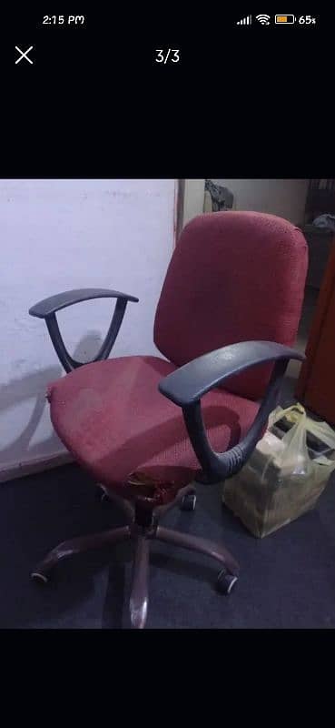 computer chair h sb kuch theek istemal m h  only sell no exchange 0