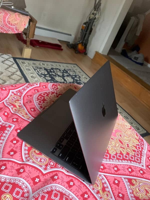 Macbook Air M1 Brand New Contact Whatsapp 1