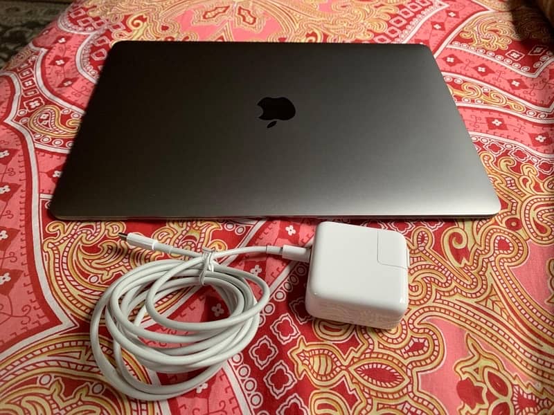 Macbook Air M1 Brand New Contact Whatsapp 3