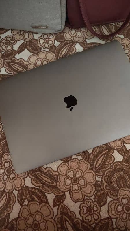 "MacBook Pro – Perfect for Work & Creativity 1