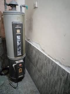 GAS Geyser for sale lush condition