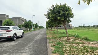 Facing Park 5 Marla Plot On ROad Level in DHA 9 TOWN