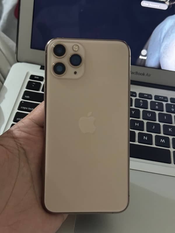 IPhone 11 pro 256gb physcial dual sim 8