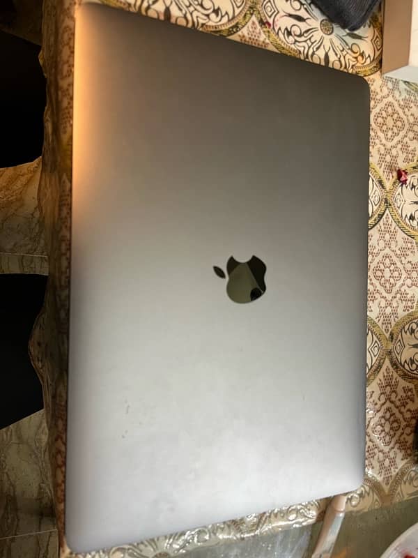 macbook pro 2017 0