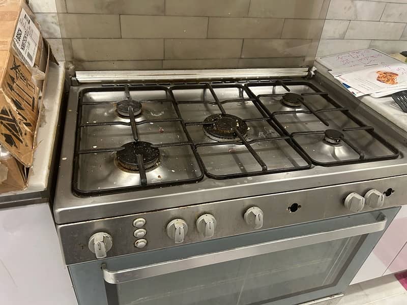 throw away price Imported Cooking Range and Oven 1