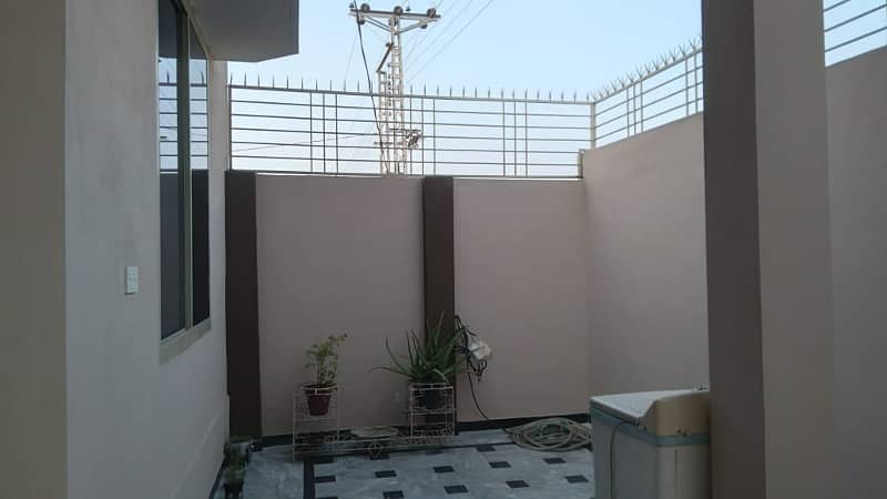 10 Marla New Fresh Single Storey House With Basement Big Hall For Sale 13