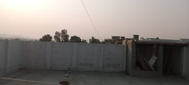 10 Marla New Fresh Single Storey House With Basement Big Hall For Sale 41