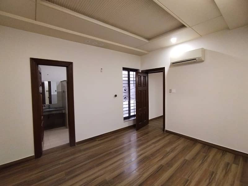 Officers Colony No. 2 Near To Susan Road Madina Town FSD 19 Marla 7 Sarsai Double Storey Good Conditioned House For Sale 21