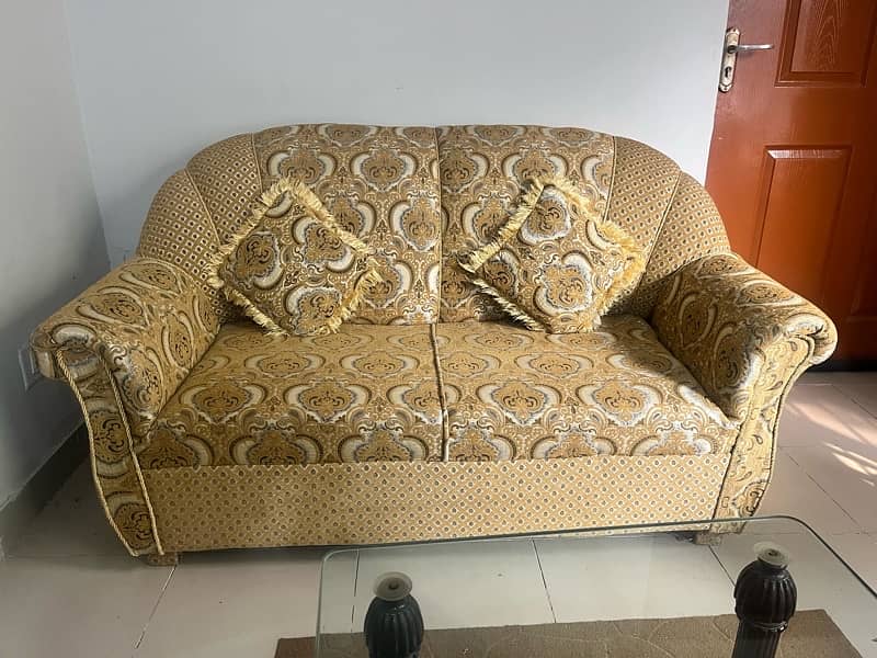 7 Seater Sofa Set For Sale In Islamabad With Excellent Condition 1