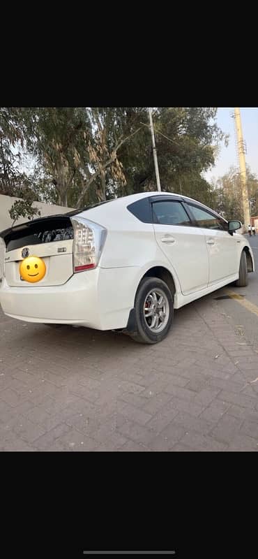 Toyota Prius 2014 9