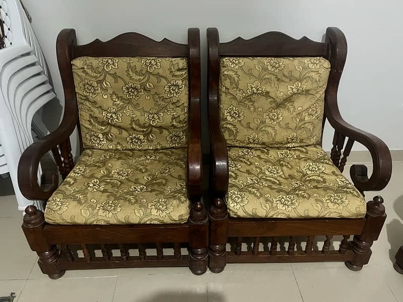 5 Seater Sofa for sale in Islamabad with good quality 0