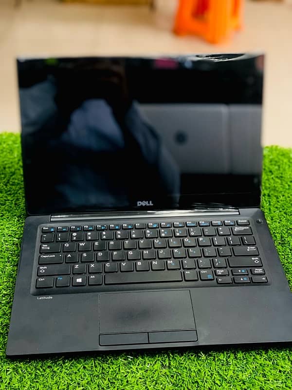 Dell latitude 7280 itel core i7 6 Gen slimest laptop 10/10 condition 0