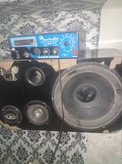 Amplifier or speaker 14 inch