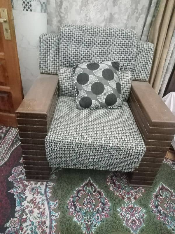 5 seater with cushions 6