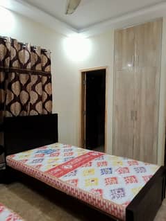 furnish room for rent in alfalah town near lums dha lhr