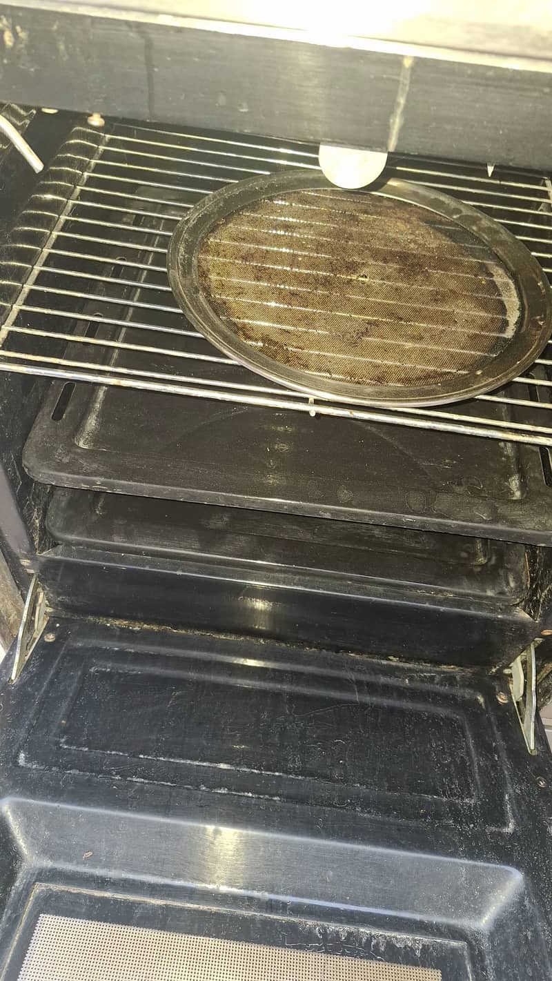 Slightly used oven Nasgas 2