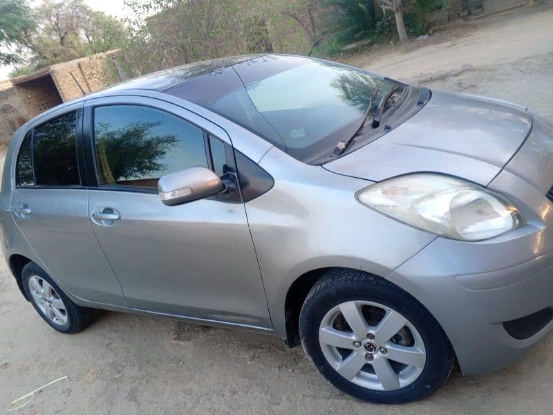 Toyota Vitz 2010 1