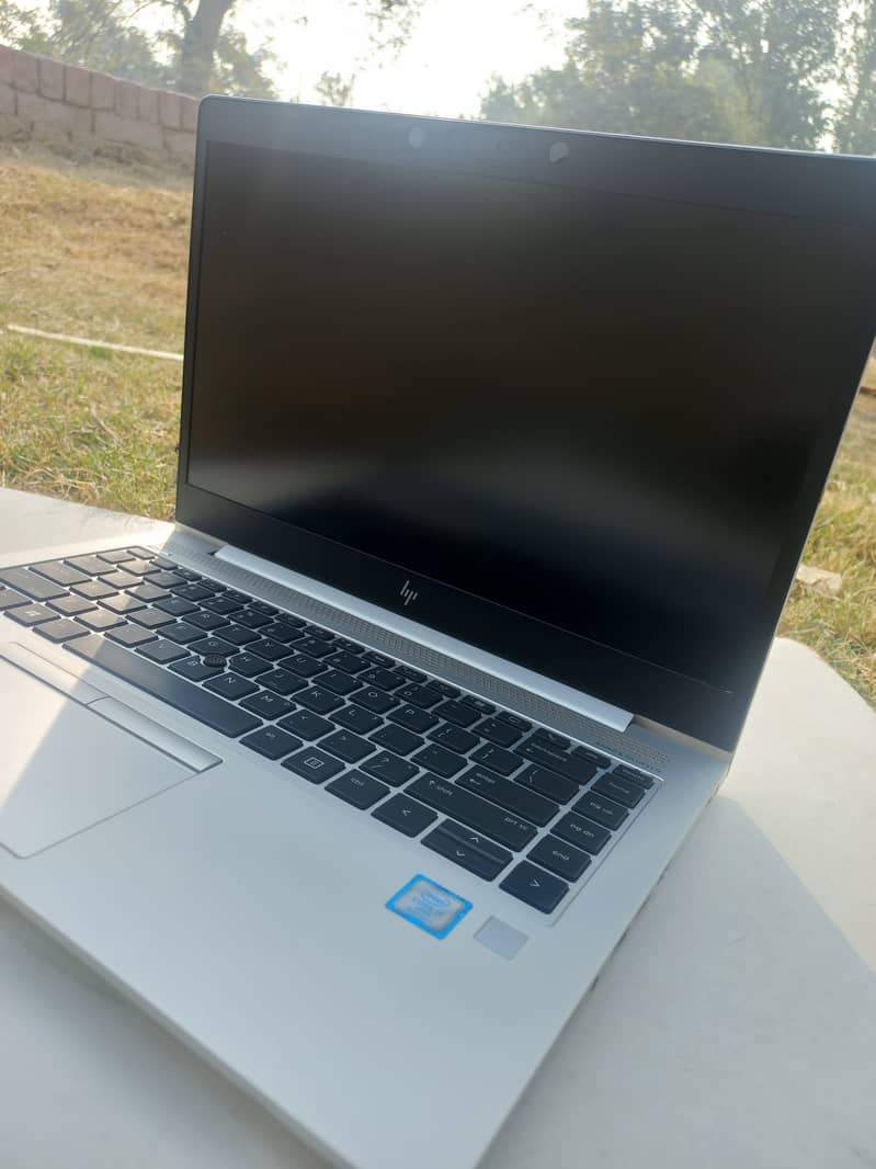 hp elitebook 840 g5 core i7 8th gen 9