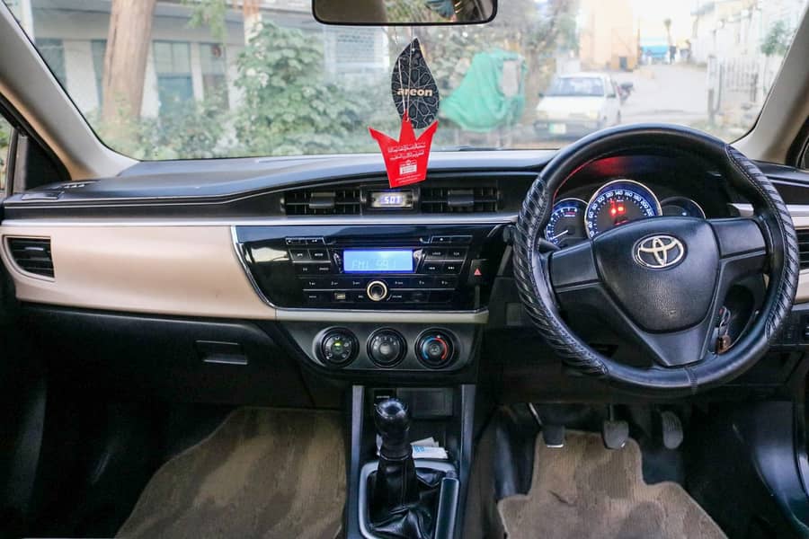 Toyota Corolla XLI 2014 13