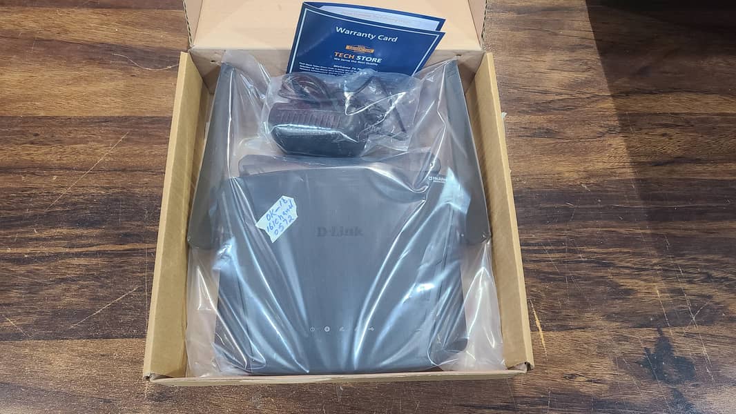 Dlink DIR-1960 EXO AC1900 Smart Mesh Gigabit Router (Box Opened) 3