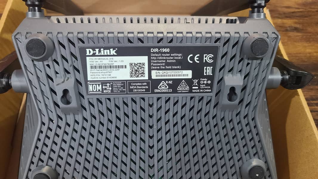 Dlink DIR-1960 EXO AC1900 Smart Mesh Gigabit Router (Box Opened) 19