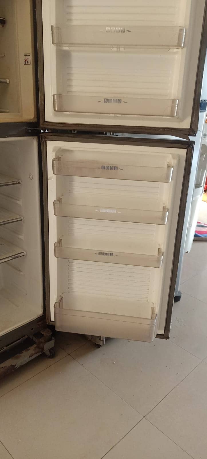 Dawlence 2 Door Fridge For Sale 2