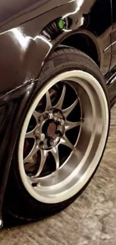 deep dish rim no repare no damagh like brand new with low profile tyre