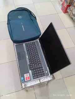 latitude Dell 6520 laptop 10 by 10 condition mein