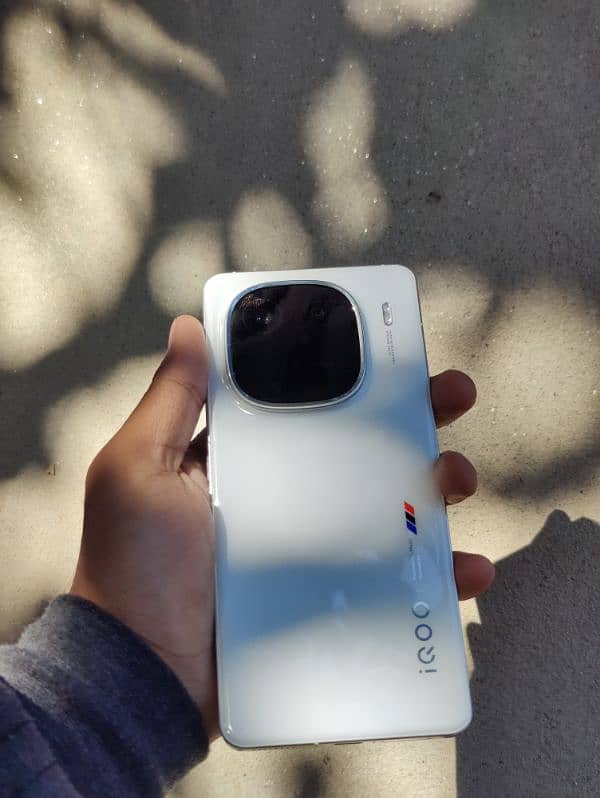 VIVO IQOO 12 (8Gen3) 0