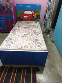 Kid's bed set with wardrobe