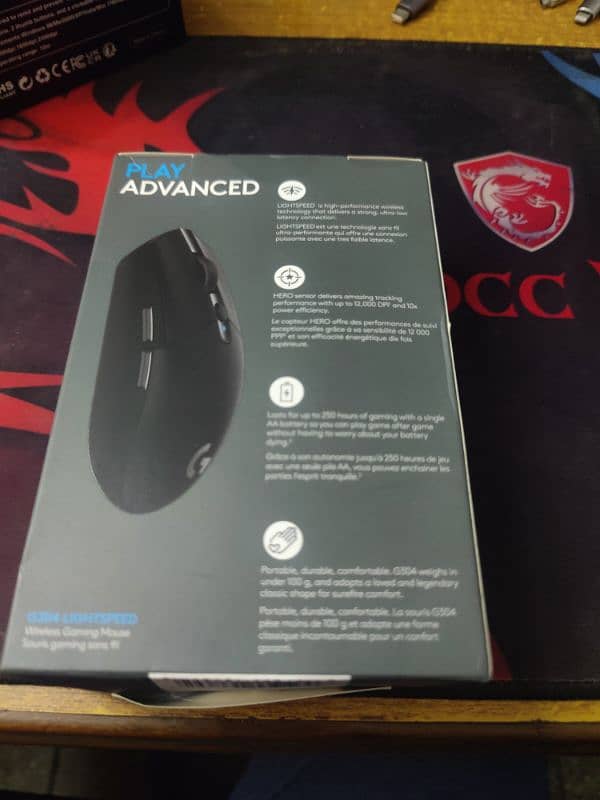 Logitech G304 Gaming Mouse 1