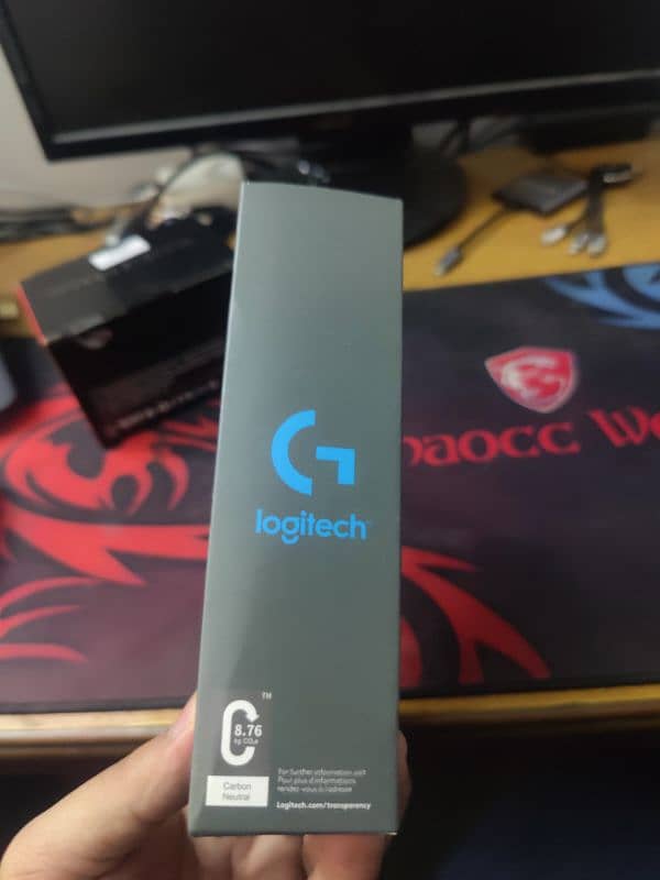 Logitech G304 Gaming Mouse 3