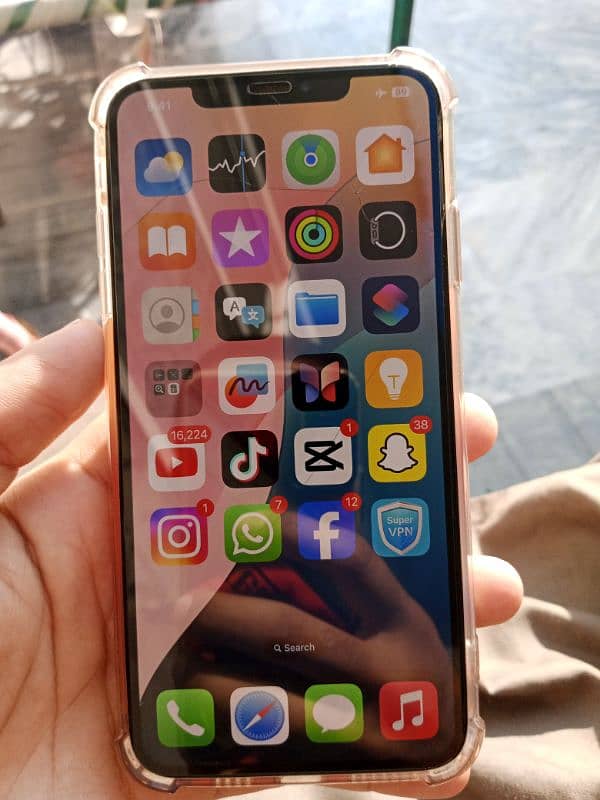 iPhone xs max 64GB LLA Model, Never open repair 4